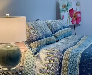 2 habitaciones, escritorio, tabla de planchar con plancha y wifi gratis