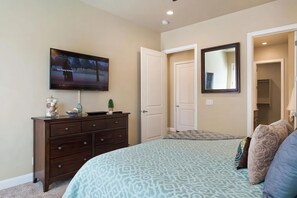 3 bedrooms, desk, travel crib, free WiFi