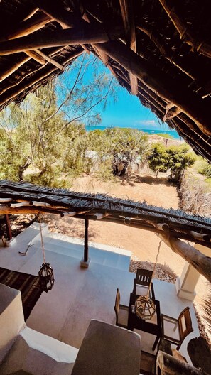 Property grounds - Dreamy Beachfront house with pool secluded miles of Che Shale Bay, Malindi Kenya (Che shale Bay, Malindi)