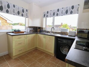 Oppvaskmaskin og kjøkkenutstyr