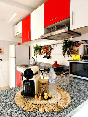 Fridge, microwave, oven, stovetop