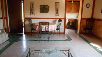 Căn hộ, 1 phòng ngủ, phù hợp cho người khuyết tật, sân hiên | Phòng ăn