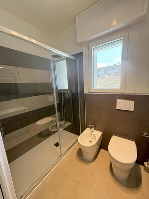 Een douche, een bidet