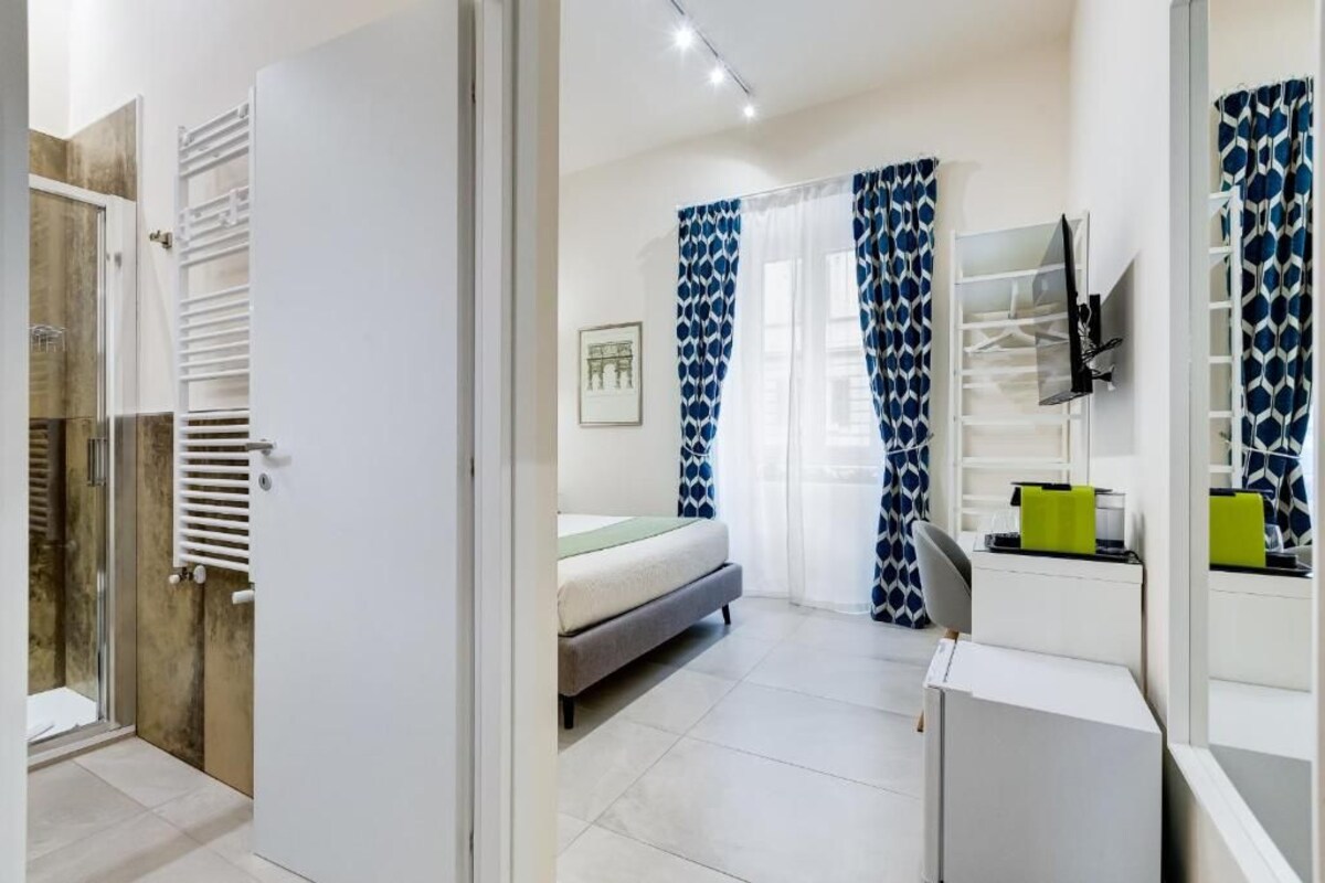 Standard Double Room, 1 Queen Bed, City View | In-room safe, blackout curtains, soundproofing