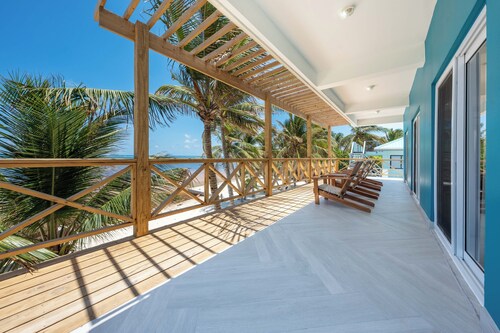 La Costa Azul relaxing beach getaway