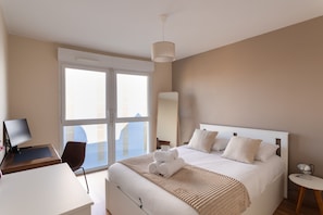 2 chambres, fer et planche à repasser, Wi-Fi gratuit, draps fournis