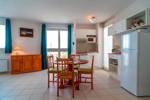 Kühlschrank, Mikrowelle, Geschirrspüler