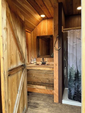 Douche, serviettes fournies