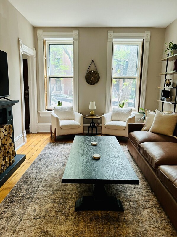 Smart TV, books, offices, computer monitors