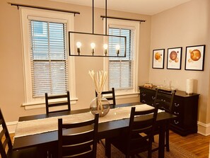 Dining - Mid-Century Modern 2 BD APT | Walk to Wrigley (Chicago)