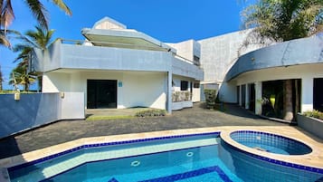 Vila | Piscina | Piscina externa