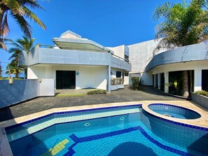 Villa | Pool - Casa Alto Padrão Frente ao Mar (Peruibe)