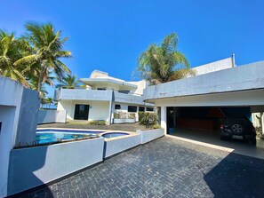 Villa | Bahagian luar