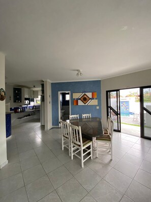 Villa | Restaurantes