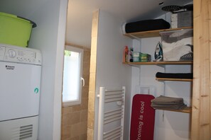 Unclassified image, 3 of 40, button