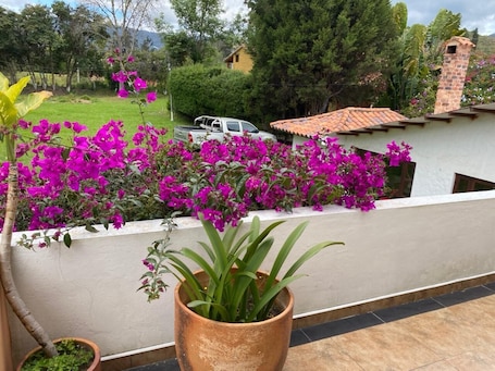 Comfort Room, Garden View | Balcony view