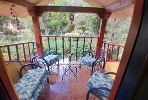 Comfort Room, Garden View | Balcony view