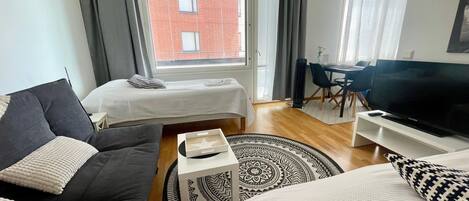 Comfort Studio, City View | Iron/ironing board, free WiFi