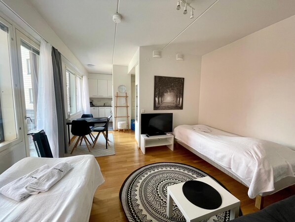 Comfort-studio, kaupunkinäköala | Silitysrauta/-lauta, ilmainen Wi-Fi