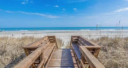 Golfer's Paradise - 3-bedroom home - private hot tub - quick walk to the ocean!