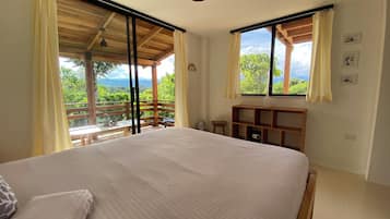 1 habitación, escritorio, wifi gratis y ropa de cama