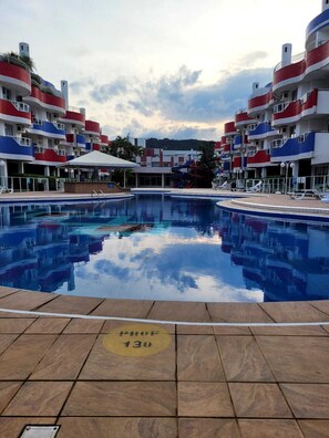 Udendørs pool, opvarmet pool