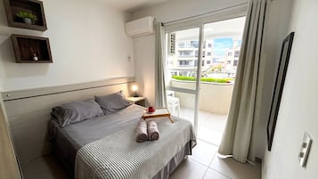1 quarto, cofres nos quartos, ferros/tábuas de passar roupa