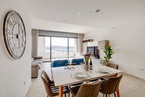 Dining - Spectacular Apartment, Valletta and Harbour Views (Sliema)