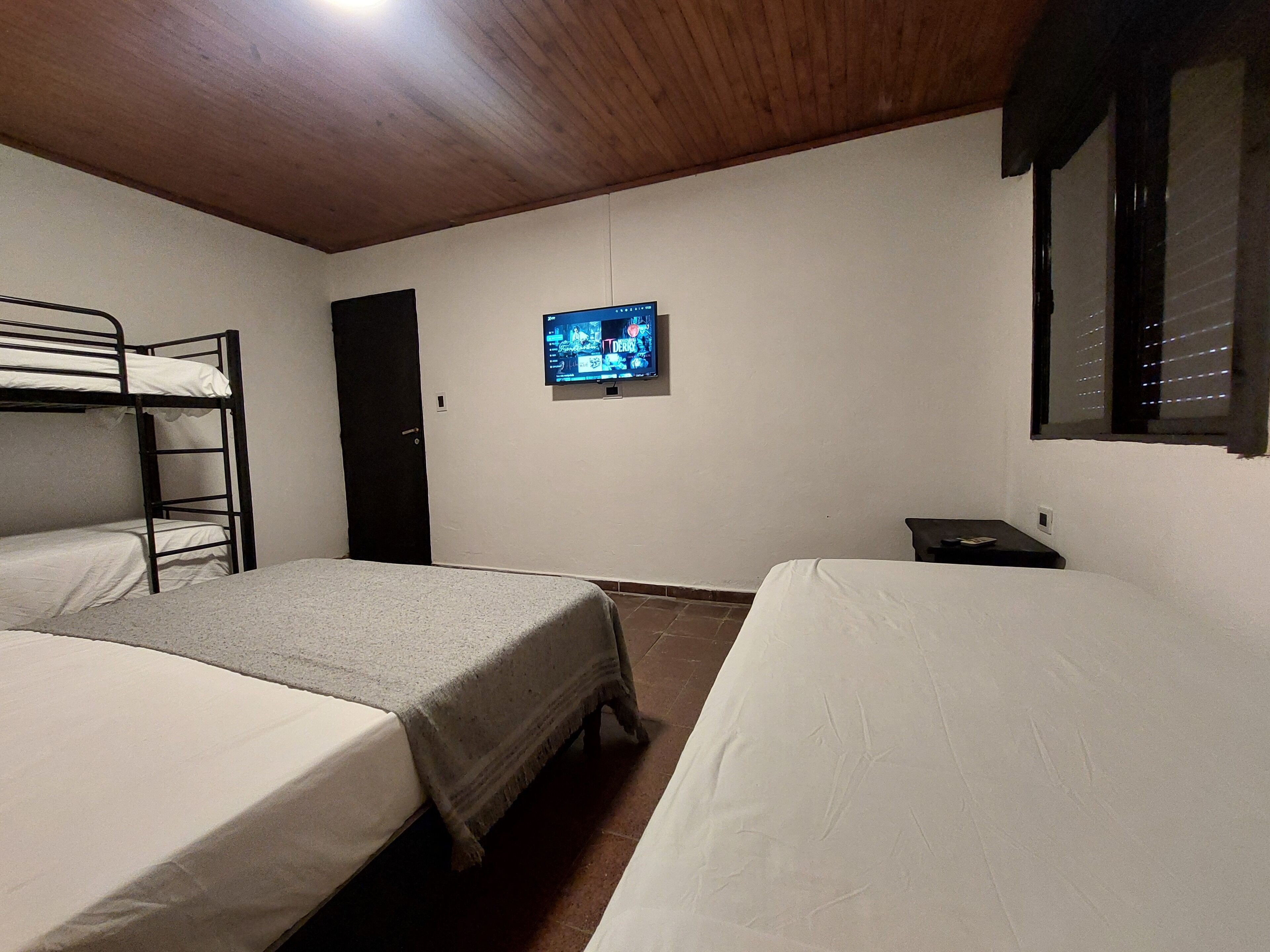 Standardzimmer, Blick auf den Innenhof | Kostenloses WLAN, Bettwäsche