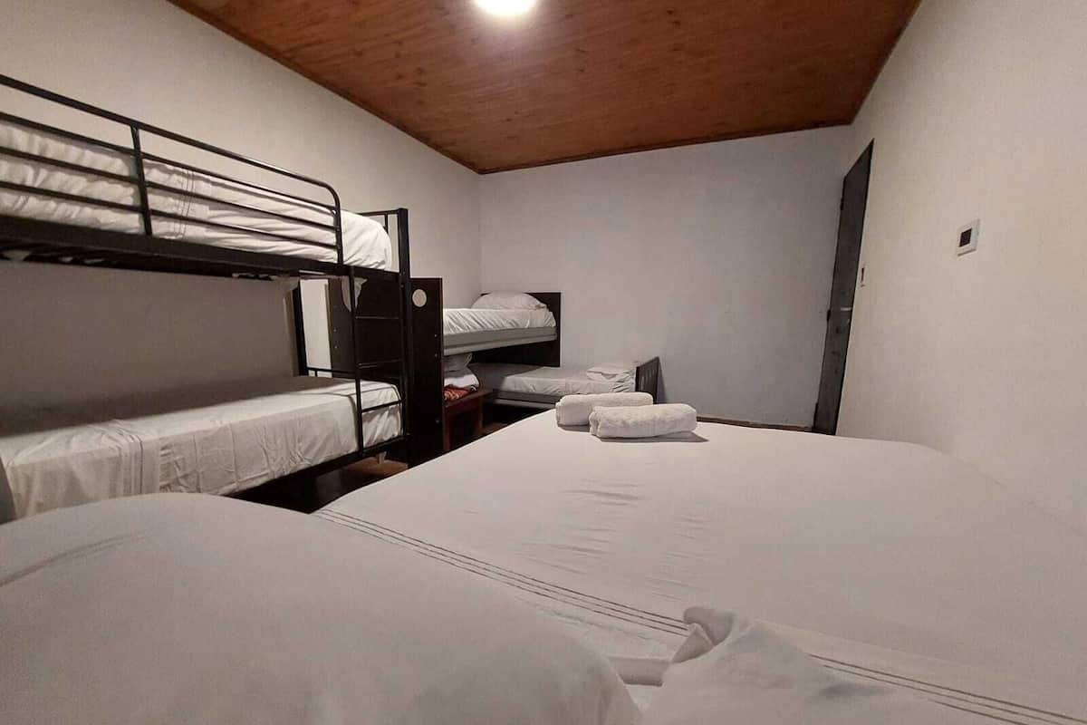 1 habitación, wifi gratis y ropa de cama