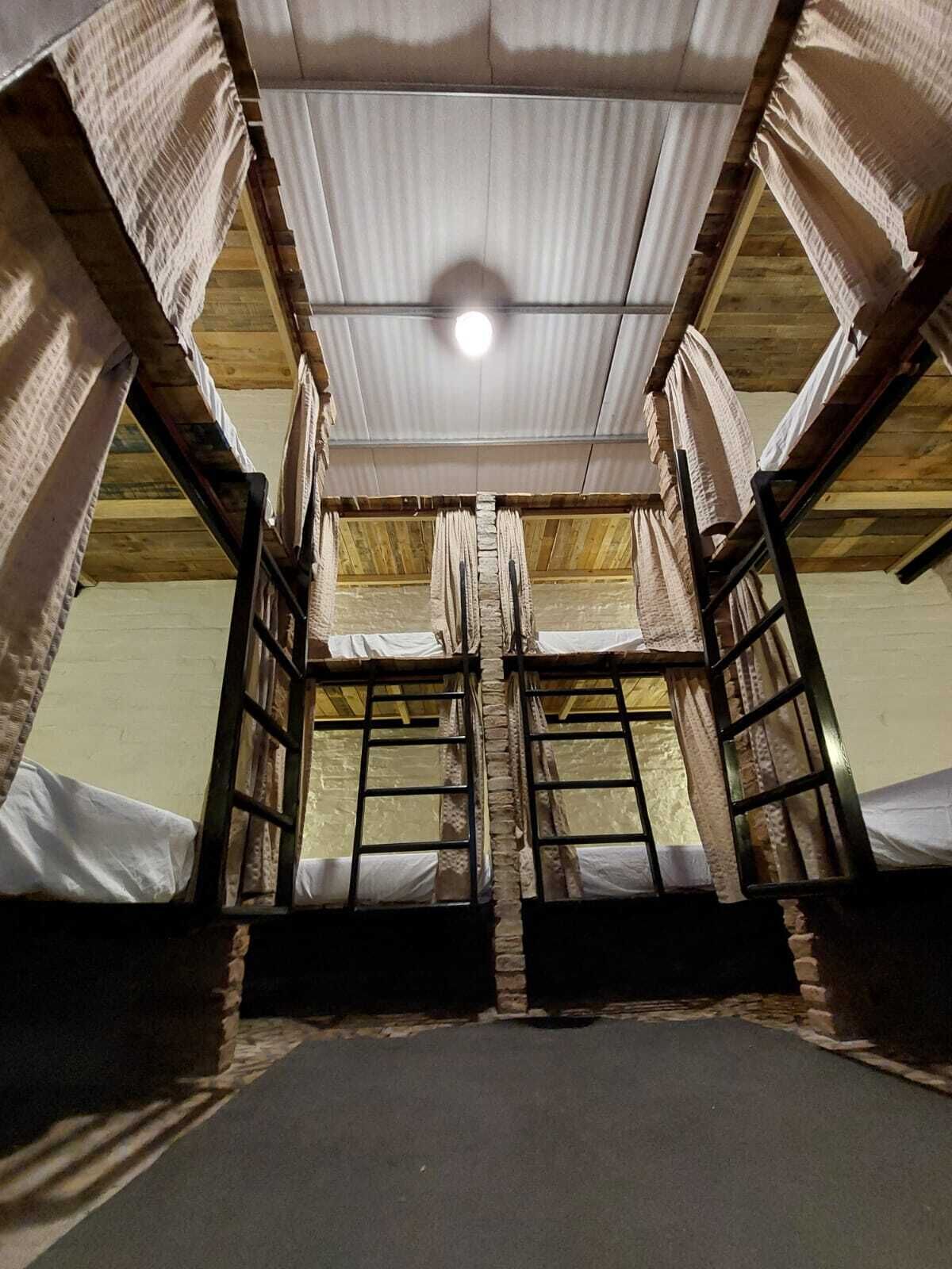 Felles sovesal – økonomi, for menn og kvinner | Sengetøy i egyptisk bomull og sengetøy av topp kvalitet