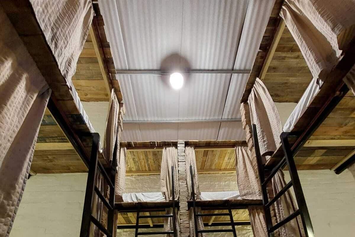 Felles sovesal – økonomi, for menn og kvinner | Sengetøy i egyptisk bomull og sengetøy av topp kvalitet