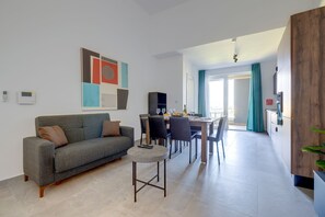 Living area - Chic and Central 2BR in the Heart of Ghaxaq (Hal Ghaxaq)