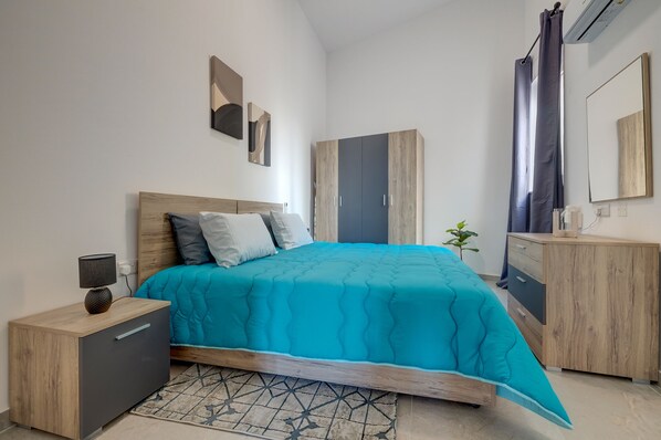 2 bedrooms, iron/ironing board, free WiFi, bed sheets