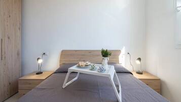 Apartment, 1 Bedroom, Balcony, Ocean View | 2 bedrooms