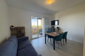 Lejlighed - 1 soveværelse - balkon - havudsigt | Opholdsområde