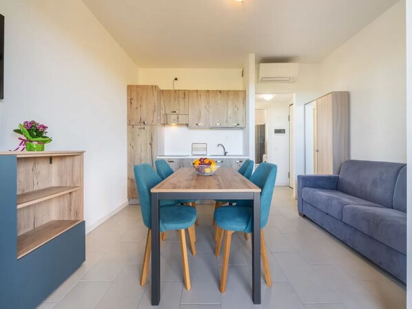 Apartament, 1 dormitori, balcó, vistes a l'oceà | Menjador