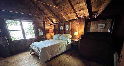 Beautifully maintained, 1905 original lakefront summer home – super pet friendly