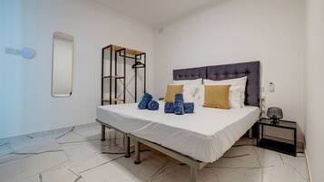 3 bedrooms, iron/ironing board, bed sheets