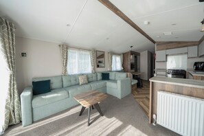 Living area - Serenity Shores - Billing Aquadrome (Northampton)