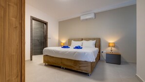 Room - Coastal Vibes: 3BR Holiday Apartment, Bugibba (Saint Paul's Bay)