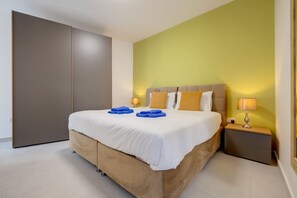 3 makuuhuonetta, silitysrauta/-lauta, ilmainen Wi-Fi, vuodevaatteet