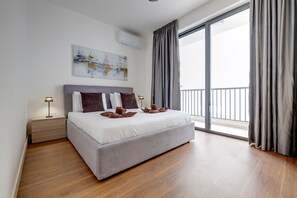 1 slaapkamer, een strijkplank/strijkijzer, gratis wifi, beddengoed