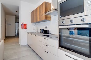 Kühlschrank, Mikrowelle, Ofen, Toaster