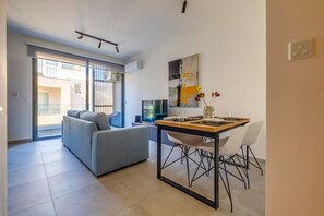 TV - Modern 1BR in Sliema, Best Spot (Sliema)