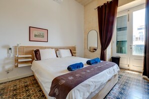 2 chambres, fer et planche à repasser, Wi-Fi gratuit, draps fournis