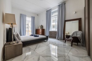 3 عدّة غرف نوم ومكواة/لوح كي وواي فاي مجانًا وملاءات أسرّة