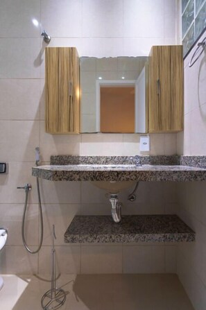 Apartment | Bathroom - SUH Copacabana 97 Metro Near Ipanema (Rio de Janeiro)