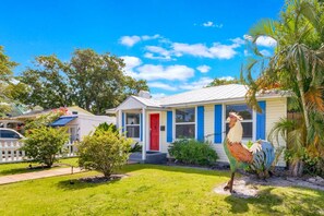 Exterior - Rowdy Rooster ~Steps to Atlantic ~ Hot Tub (Delray Beach)