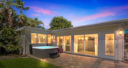 Rowdy Rooster ~Steps to Atlantic ~ Hot Tub